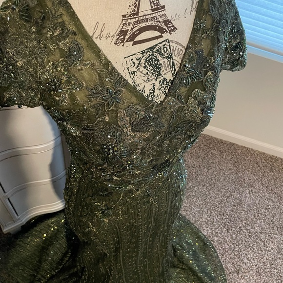 Mac Duggal 20282 Short Sleeve Embroidered Dress Gown Olive Sz 4 $798 - Picture 10 of 15